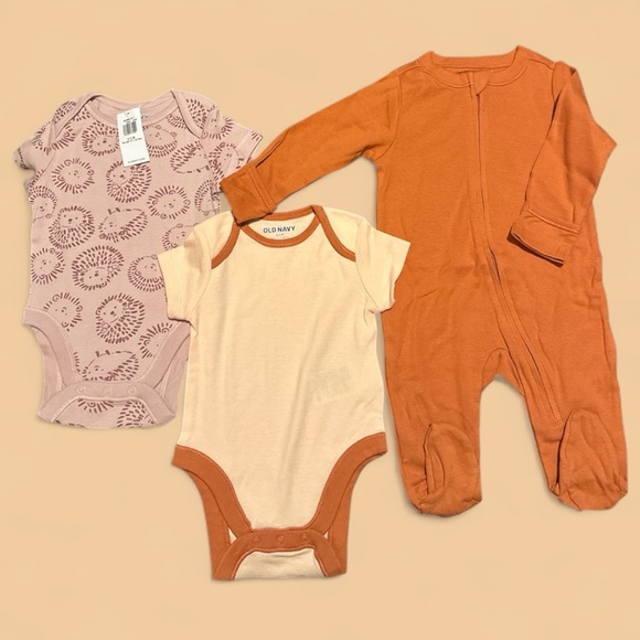 Old Navy Baby Bodysuit & Sleeper Set – 3-Piece – Size 0–3 Months - Picture 3 of 4